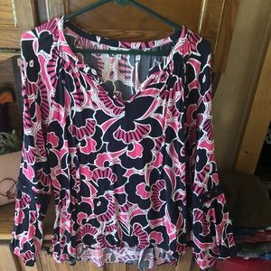 Top with bell sleeves with crochet on sleeves